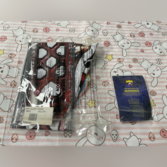 Lollipop Chainsaw Promo Items Inflatable Chainsaw and Metal Nick Head Keychain - Picture 2 of 16